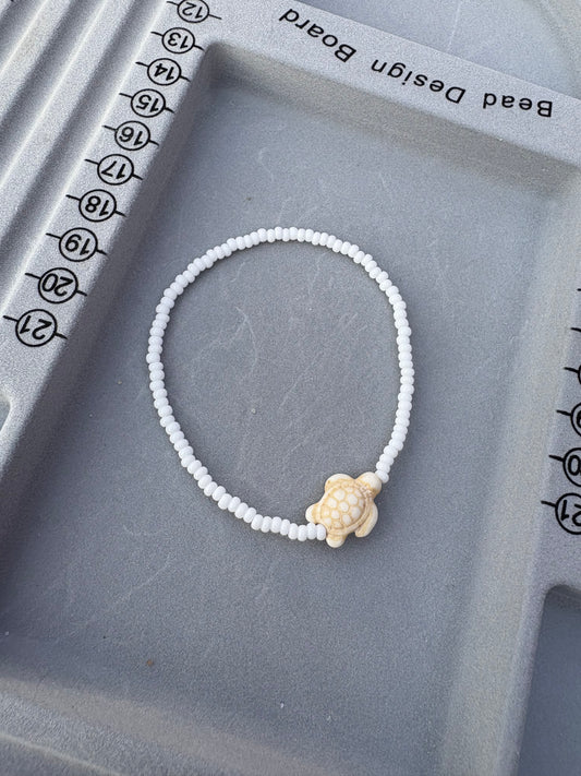 Seed bead turtle bracelet